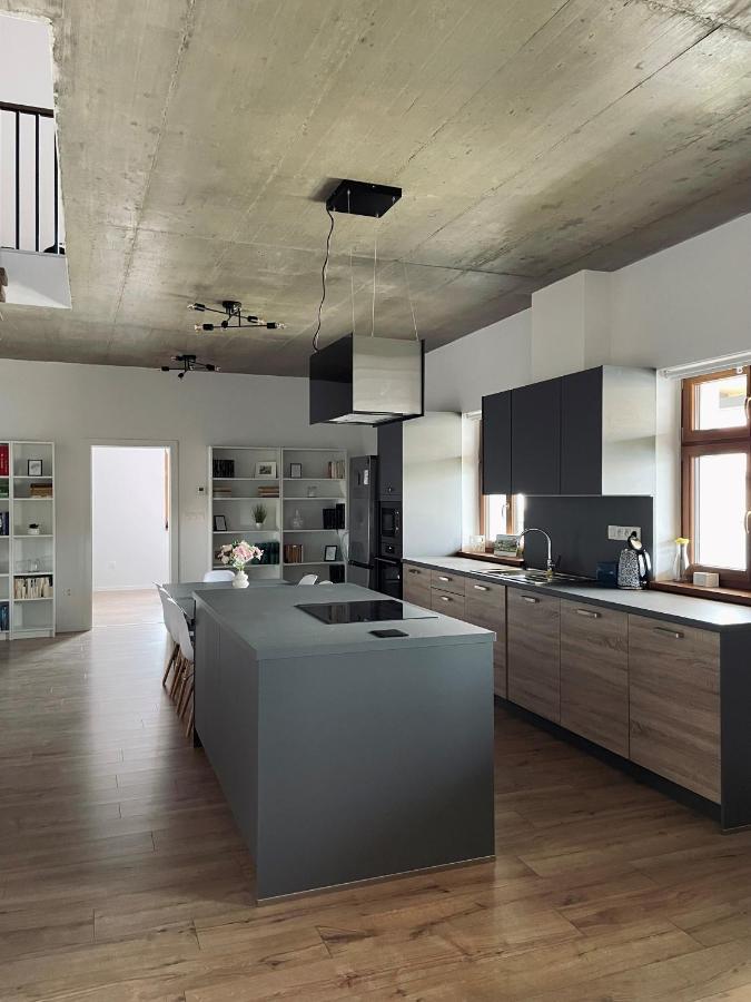 400 Apartment *
